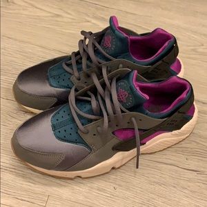 Nike Huarache Women’s Size 10
